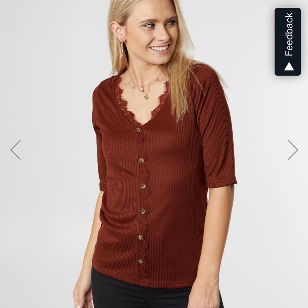 Daytrip Fitted Eyelash lace trim top